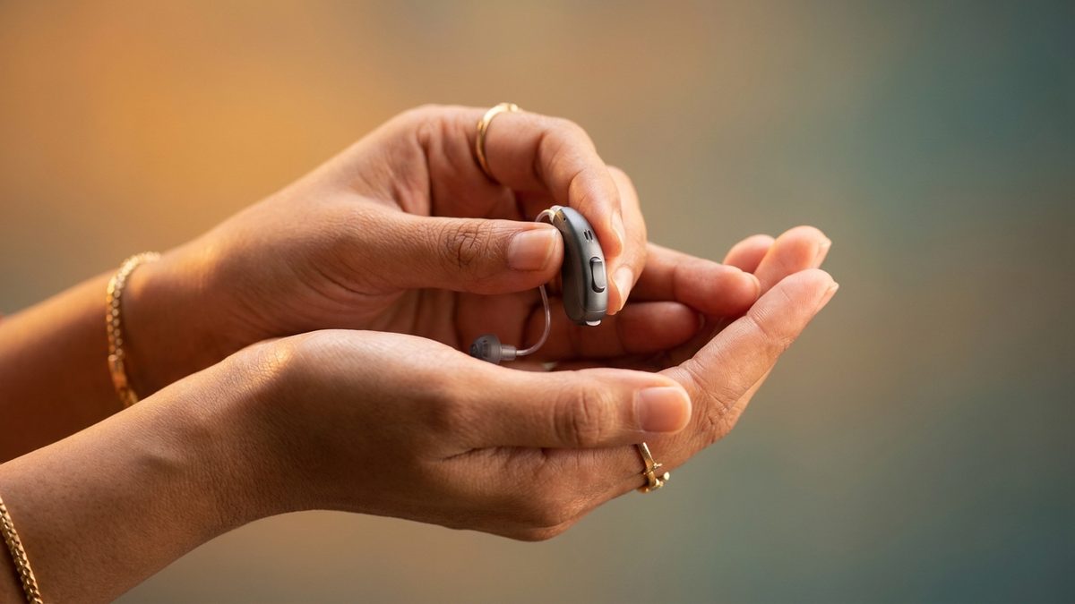 Signia Active Pro IX Review: Hearing Aids That Look Like Earbuds